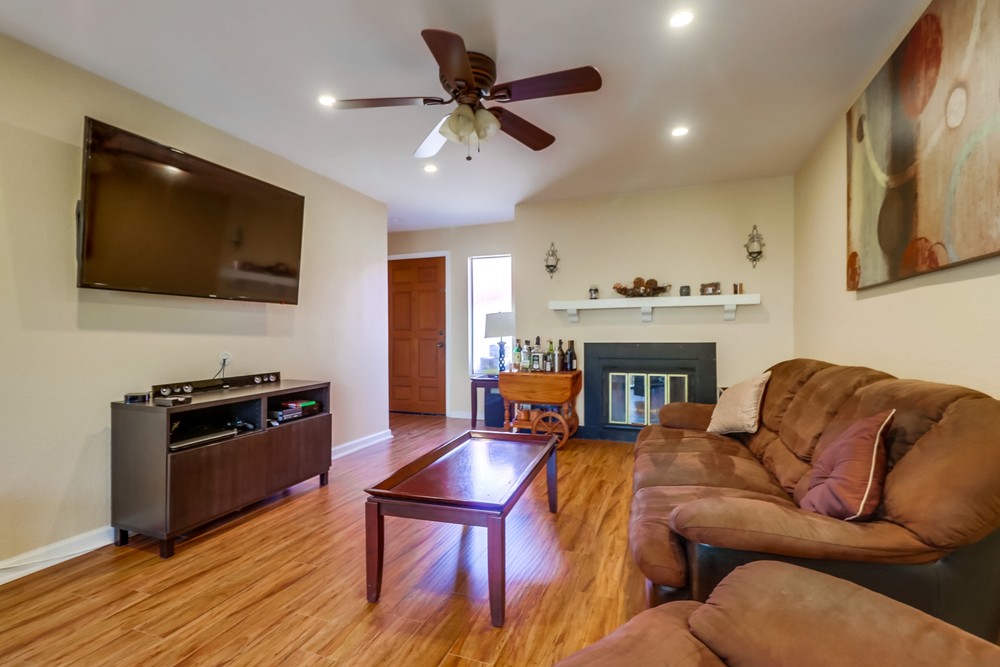 Virtual tour photo 13 of 34 for 2849 E St UNIT 21