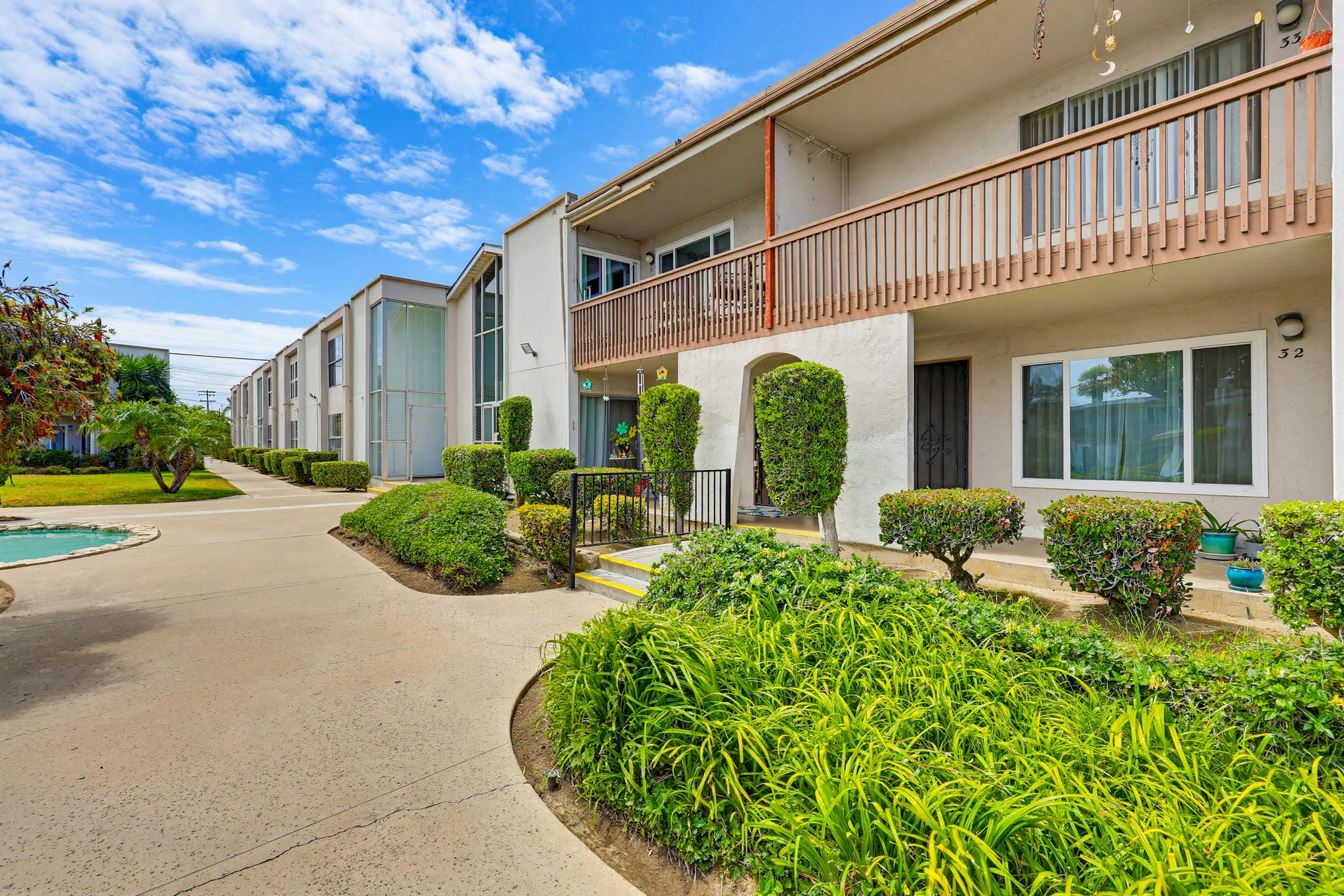Virtual tour photo 1 of 52 for 285 Moss St UNIT 64