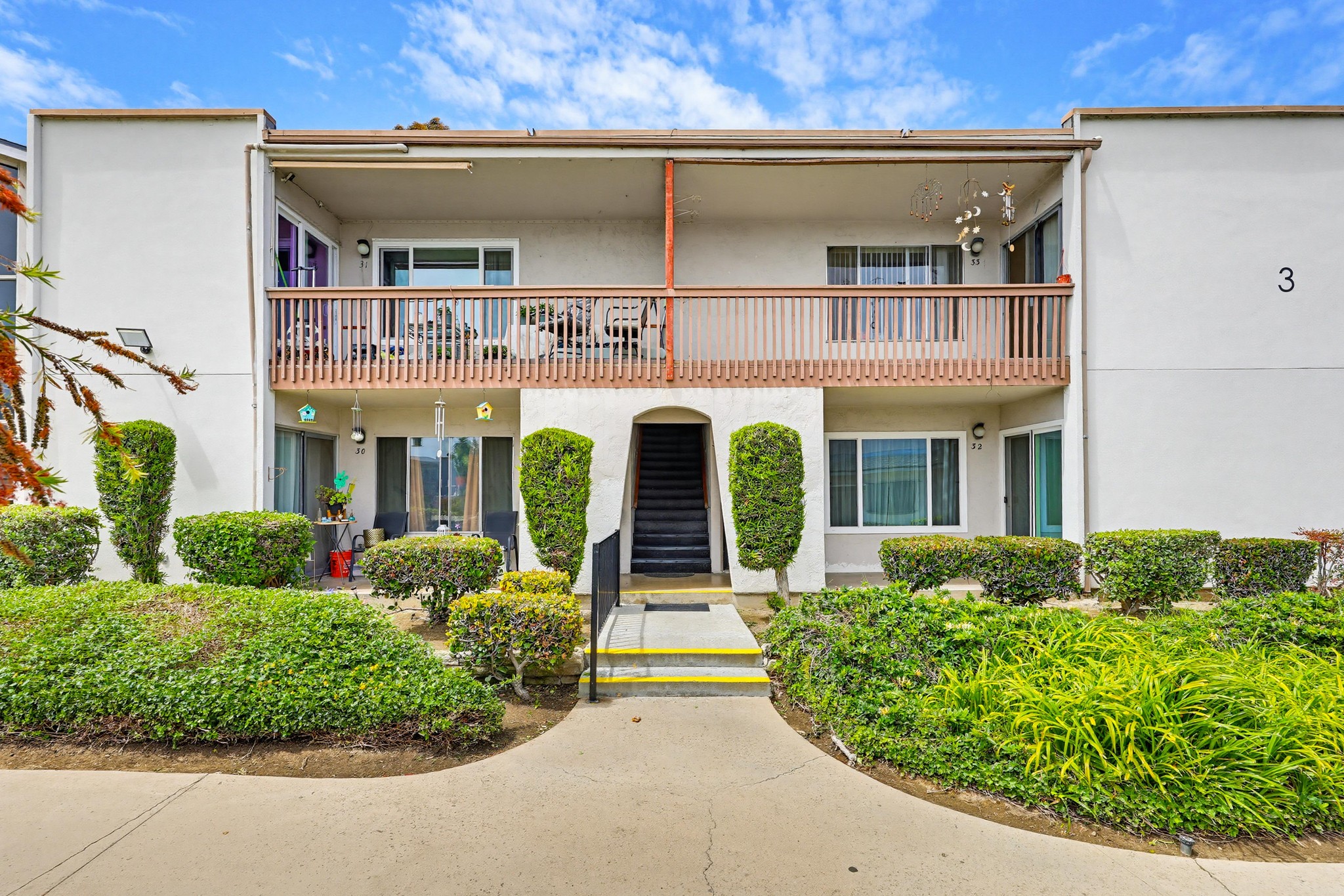 Virtual tour photo 3 of 52 for 285 Moss St UNIT 64