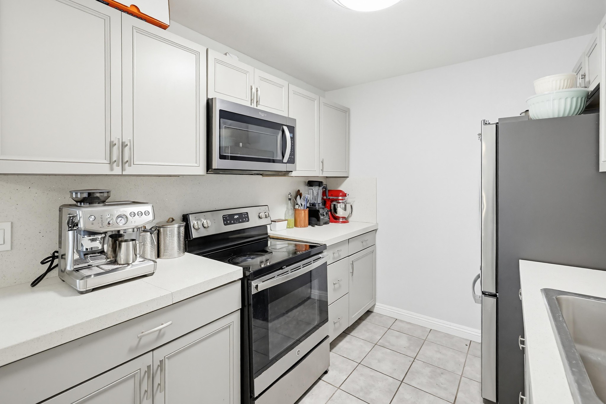 Virtual tour photo 22 of 52 for 285 Moss St UNIT 64