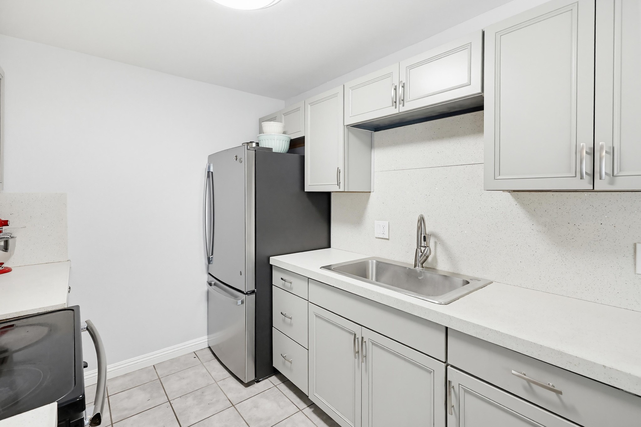Virtual tour photo 24 of 52 for 285 Moss St UNIT 64