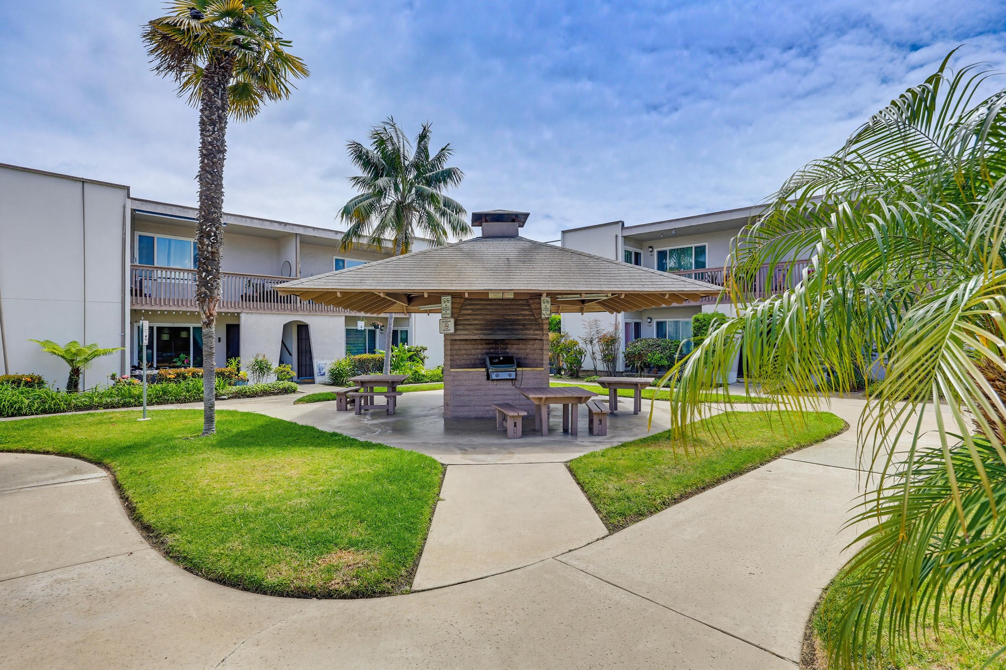 Virtual tour photo 44 of 52 for 285 Moss St UNIT 64