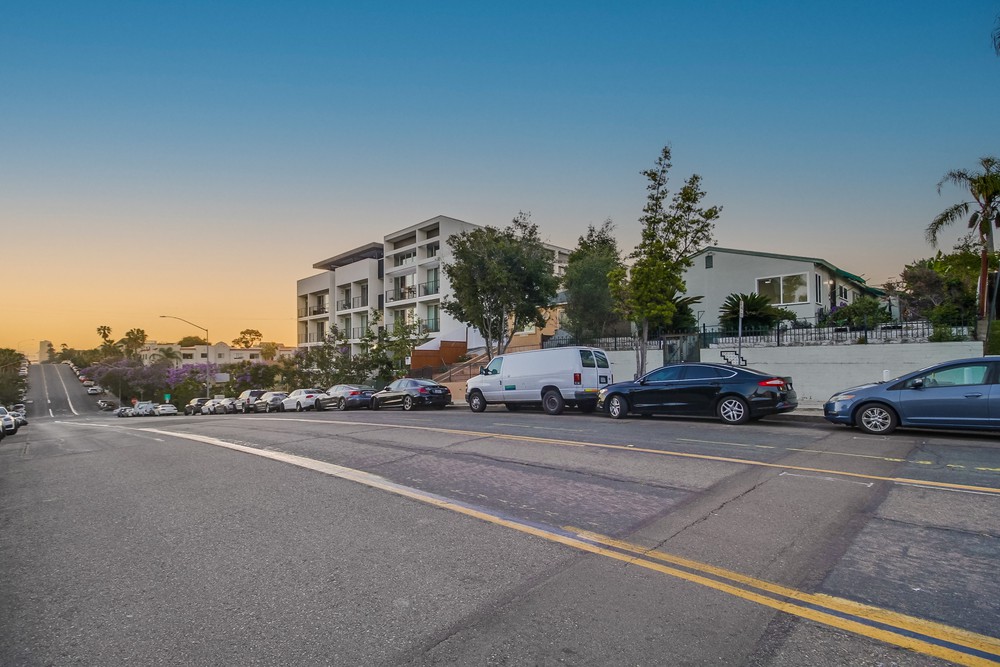 Virtual tour photo 4 of 44 for 2850 Broadway