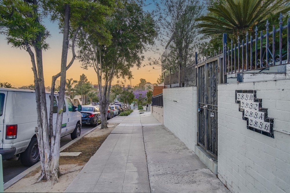 Virtual tour photo 6 of 44 for 2850 Broadway
