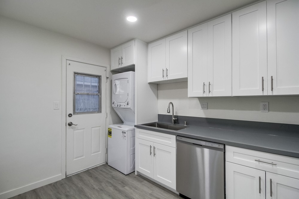 Virtual tour photo 23 of 44 for 2850 Broadway