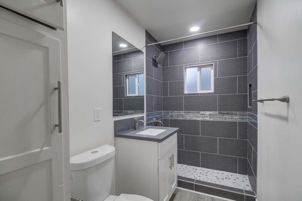 Virtual tour photo 36 of 44 for 2850 Broadway