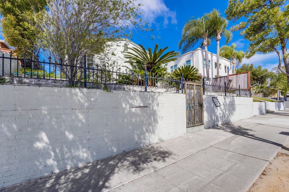 Virtual tour photo 3 of 28 for 2850 Broadway