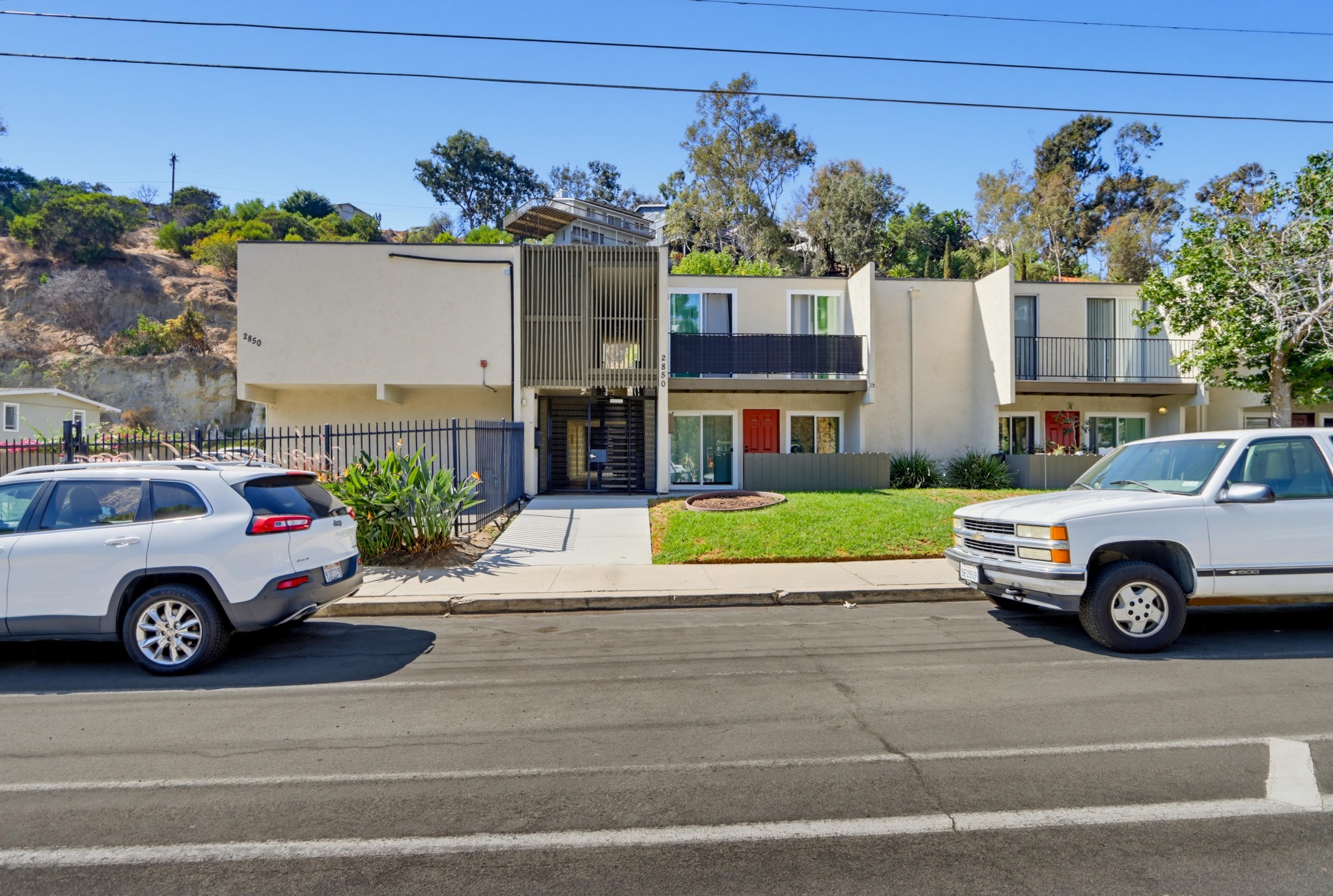 Virtual tour photo 1 of 33 for 2850 Reynard Way #9