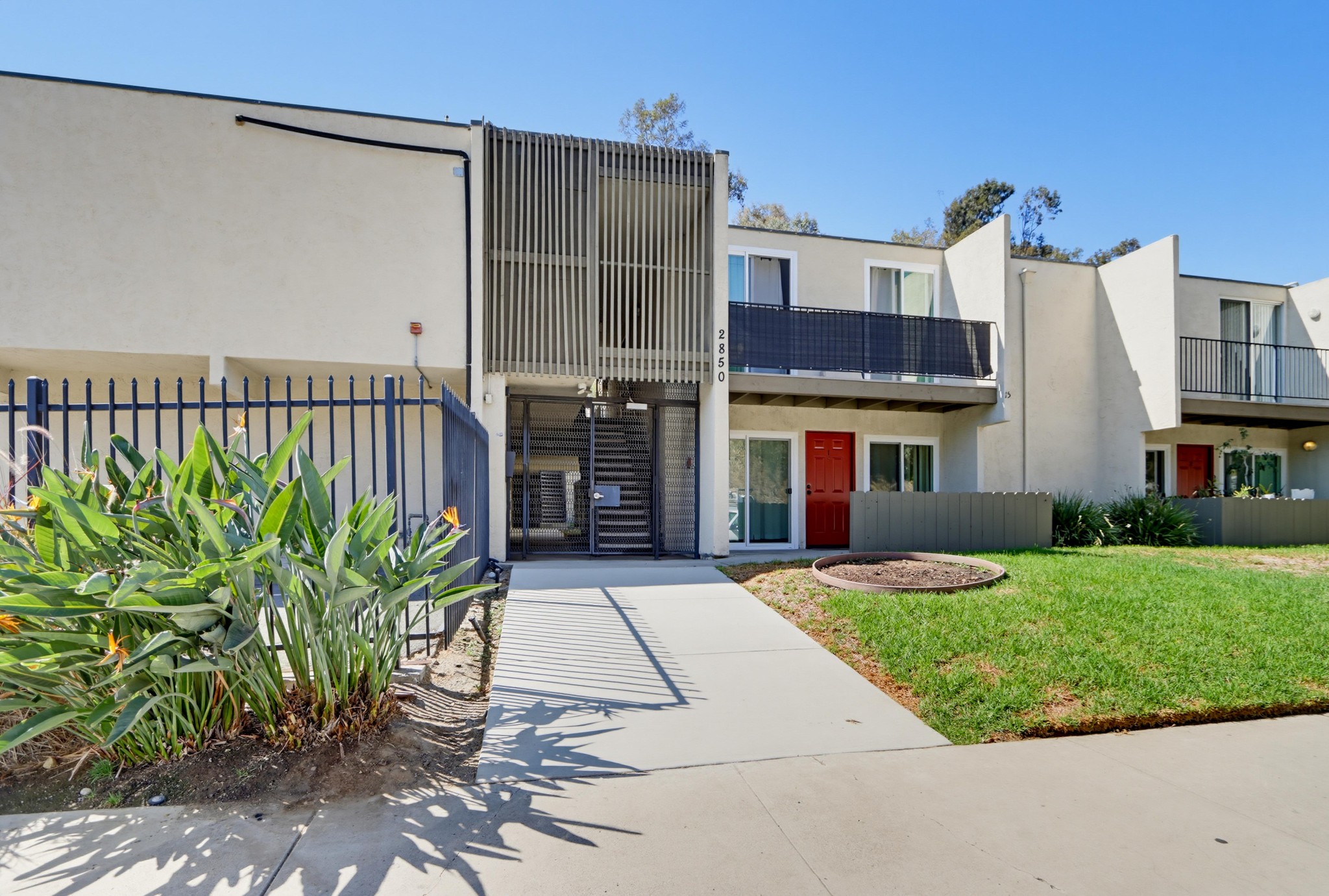 Virtual tour photo 3 of 33 for 2850 Reynard Way #9