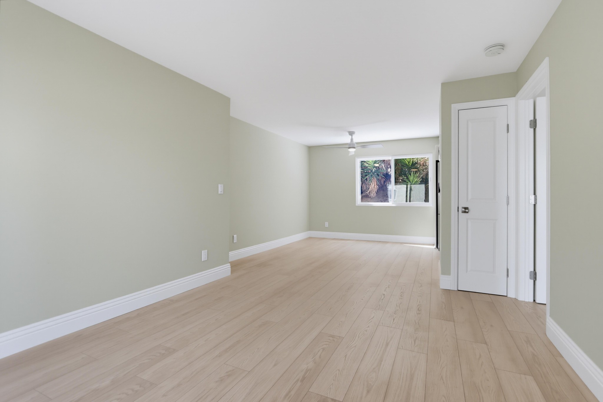 Virtual tour photo 12 of 33 for 2850 Reynard Way #9