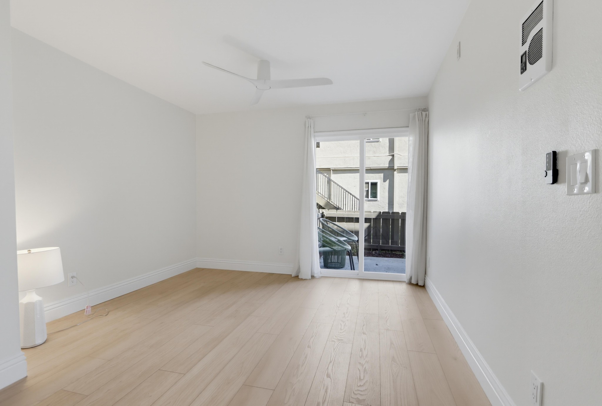 Virtual tour photo 23 of 33 for 2850 Reynard Way #9