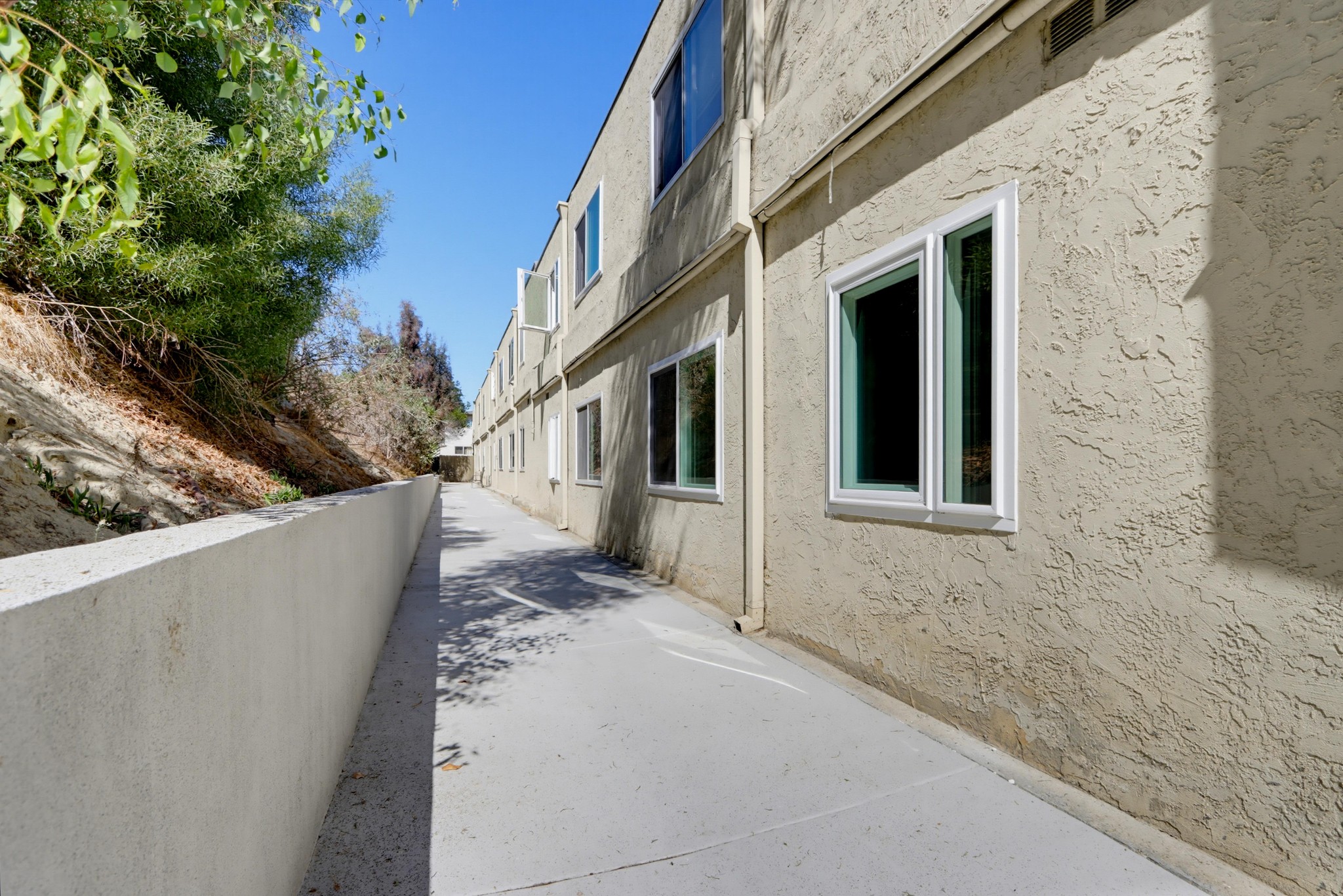 Virtual tour photo 31 of 33 for 2850 Reynard Way #9