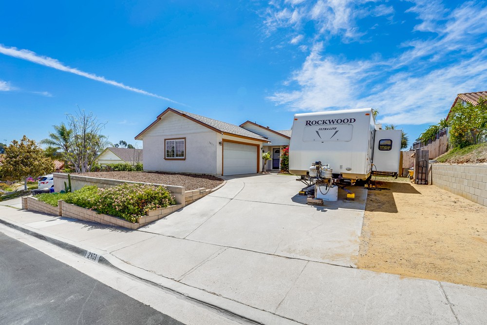 Virtual tour photo 3 of 52 for 2851 Dahlia Ave