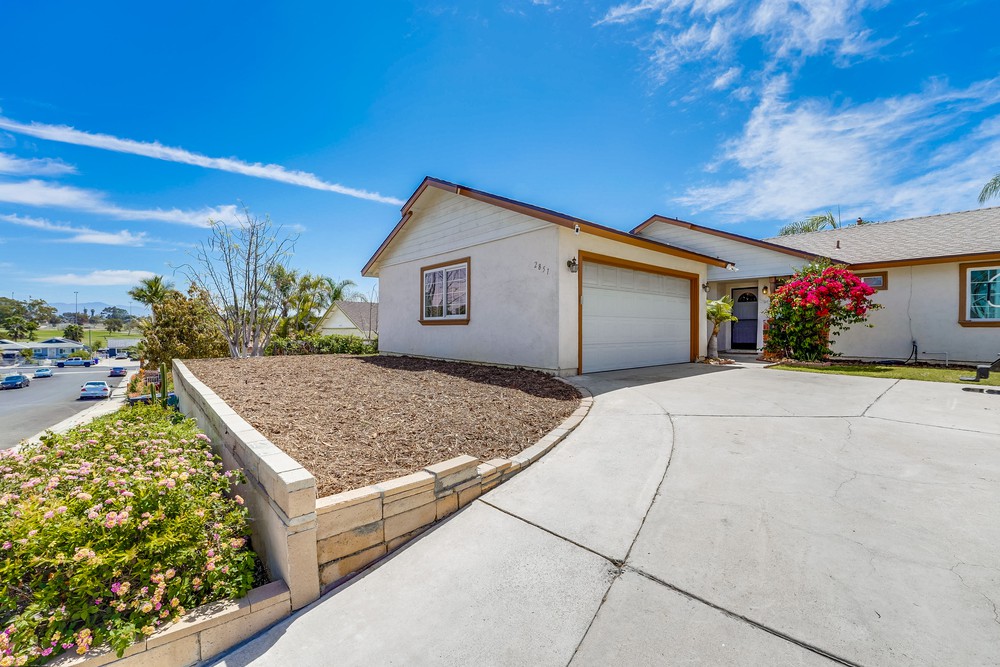Virtual tour photo 1 of 52 for 2851 Dahlia Ave
