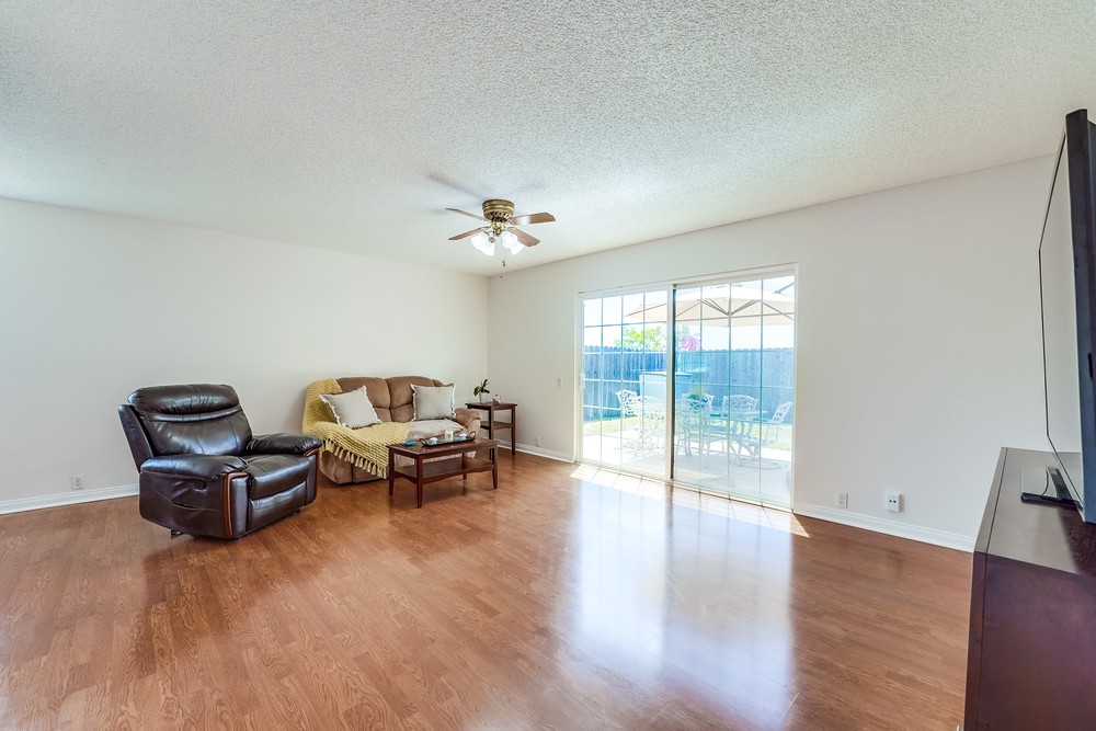 Virtual tour photo 8 of 52 for 2851 Dahlia Ave