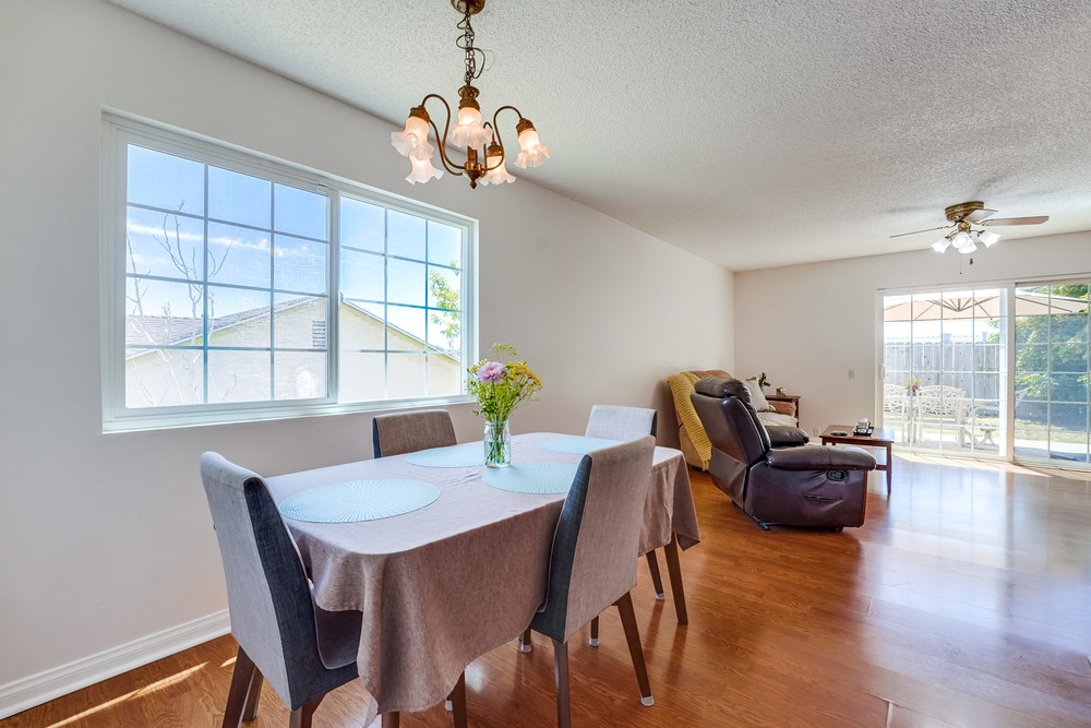 Virtual tour photo 18 of 52 for 2851 Dahlia Ave