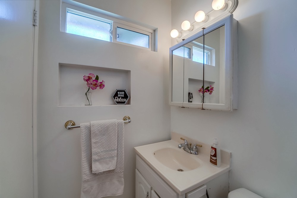 Virtual tour photo 33 of 52 for 2851 Dahlia Ave