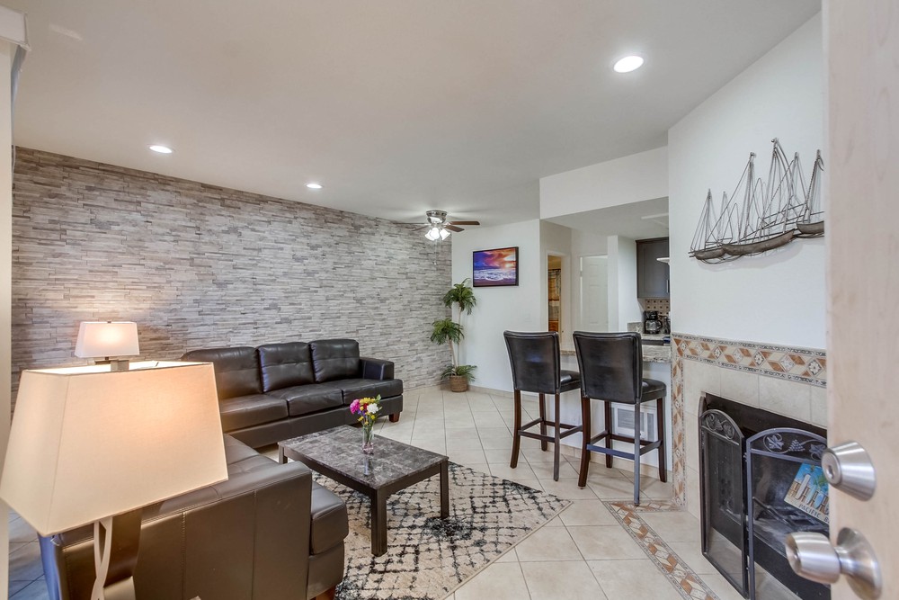 Virtual tour photo 10 of 35 for 2852 C St