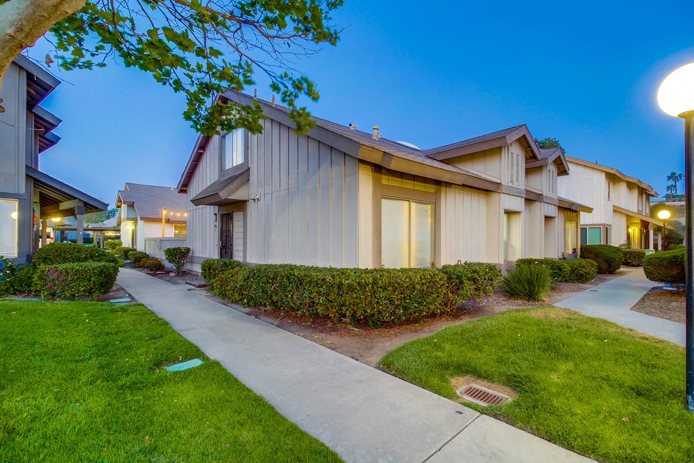 Virtual tour photo 1 of 49 for 2854 Casey St A