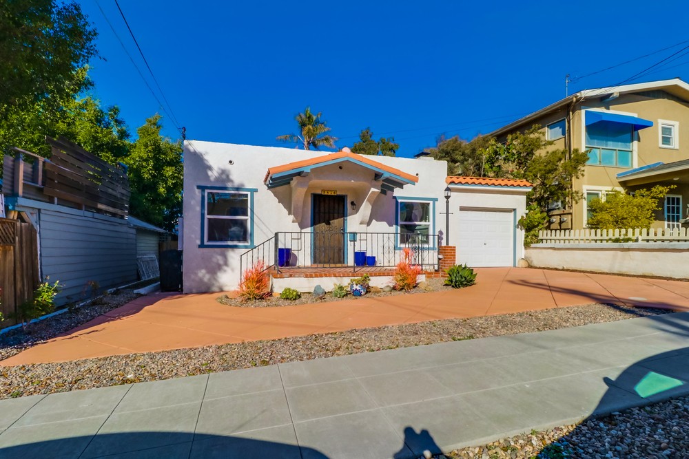 Virtual tour photo 3 of 30 for 2856 Elm St