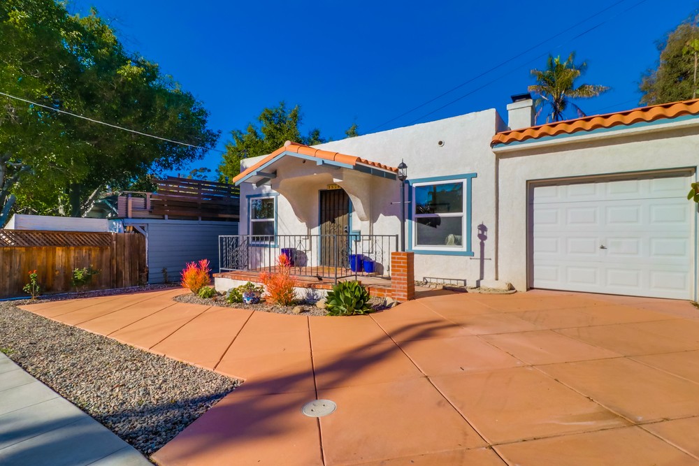 Virtual tour photo 4 of 30 for 2856 Elm St