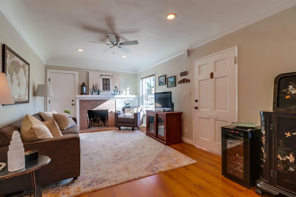Virtual tour photo 11 of 30 for 2856 Elm St