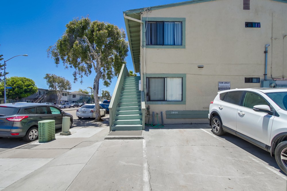 Virtual tour photo 3 of 25 for 2856 Mission Blvd