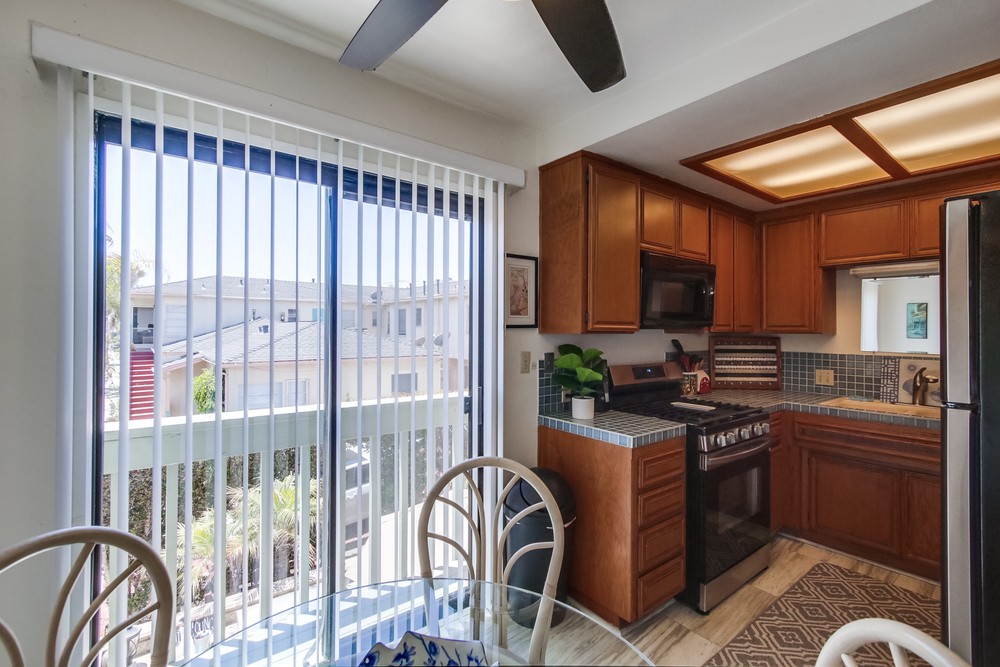 Virtual tour photo 10 of 25 for 2856 Mission Blvd