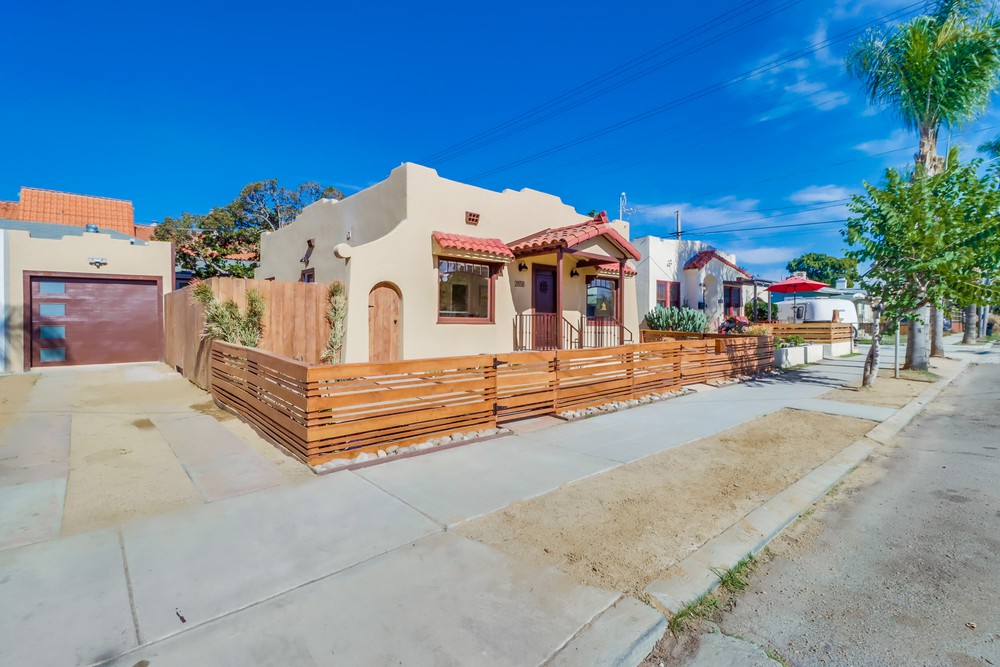 Virtual tour photo 4 of 44 for 2858 Monroe Ave