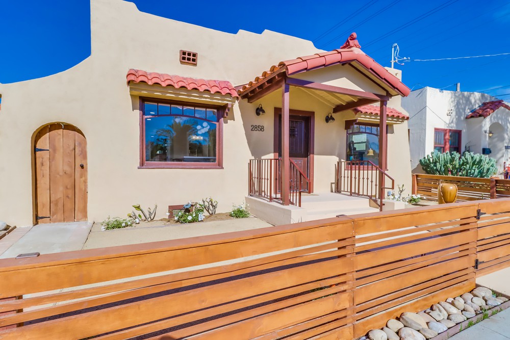 Virtual tour photo 6 of 44 for 2858 Monroe Ave