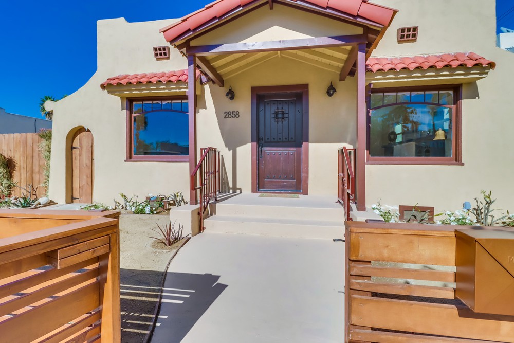 Virtual tour photo 8 of 44 for 2858 Monroe Ave