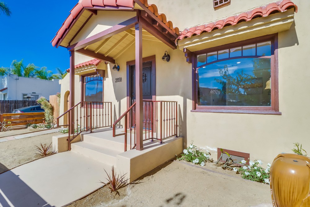 Virtual tour photo 10 of 44 for 2858 Monroe Ave