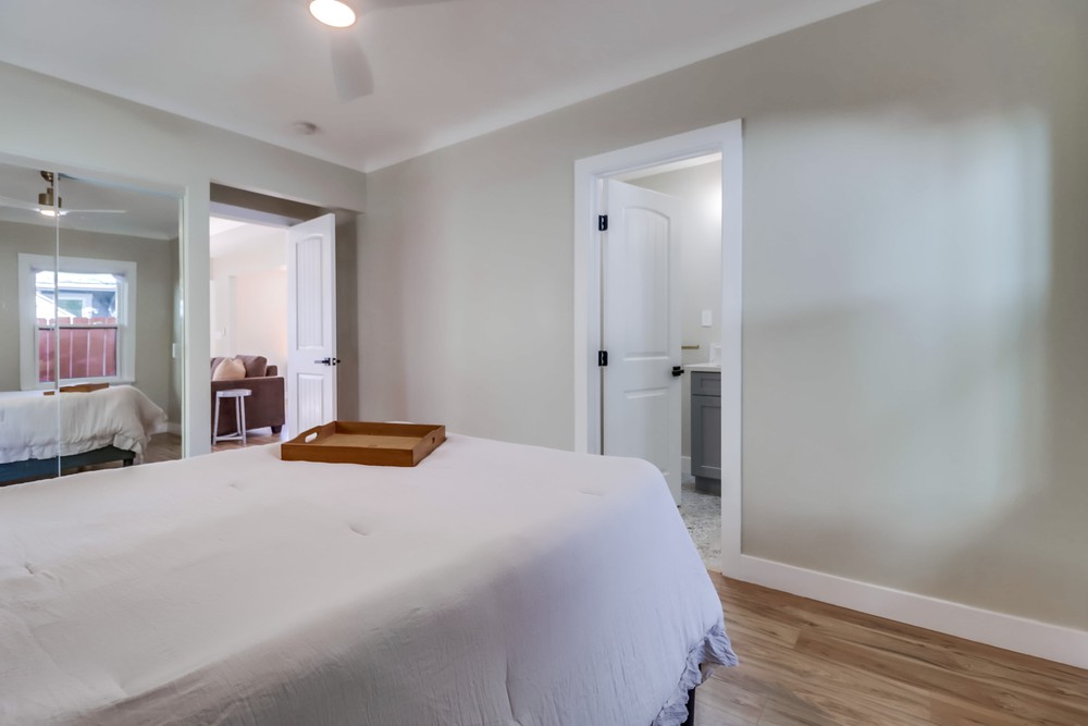 Virtual tour photo 34 of 44 for 2858 Monroe Ave