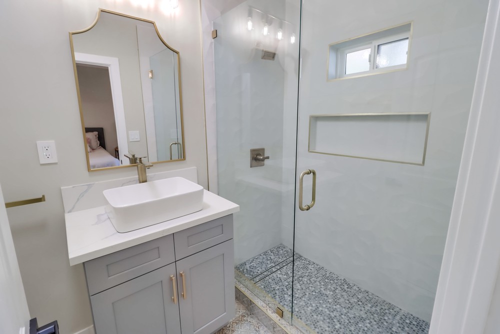 Virtual tour photo 36 of 44 for 2858 Monroe Ave
