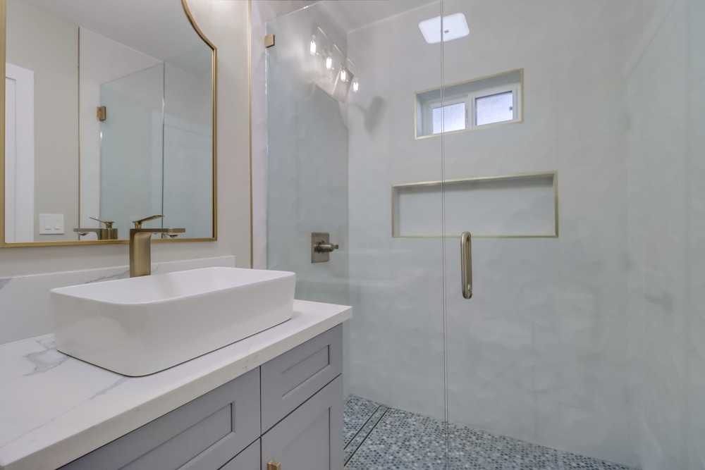 Virtual tour photo 37 of 44 for 2858 Monroe Ave