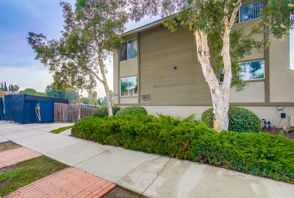 Virtual tour photo 3 of 32 for 2861 B St #6