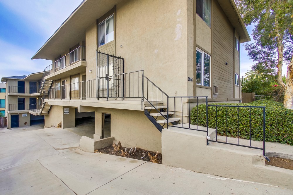 Virtual tour photo 4 of 32 for 2861 B St #6