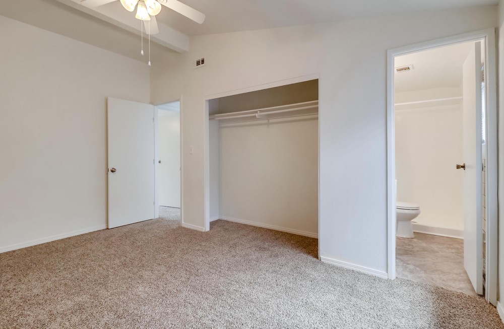 Virtual tour photo 31 of 57 for 2861 Epaulette St