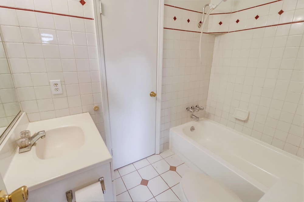Virtual tour photo 38 of 57 for 2861 Epaulette St