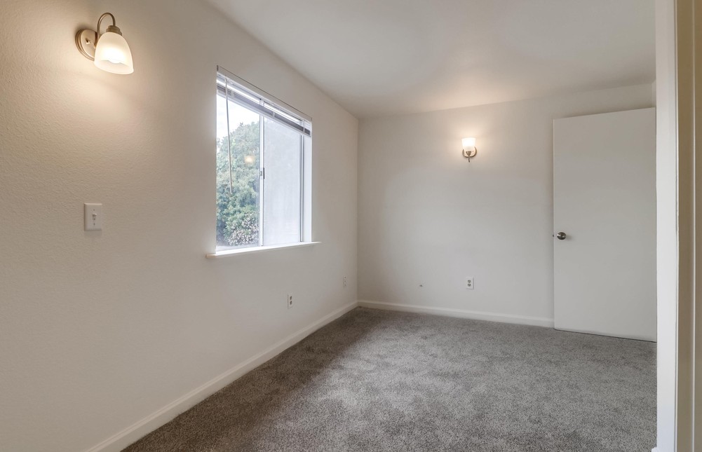 Virtual tour photo 40 of 57 for 2861 Epaulette St