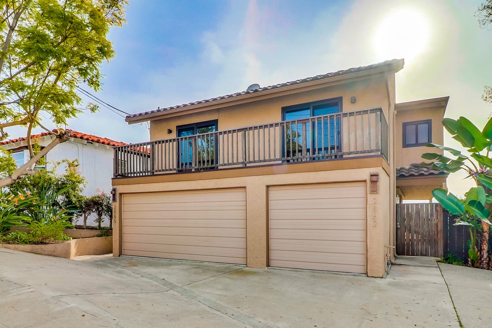 Virtual tour photo 1 of 47 for 2862 State St