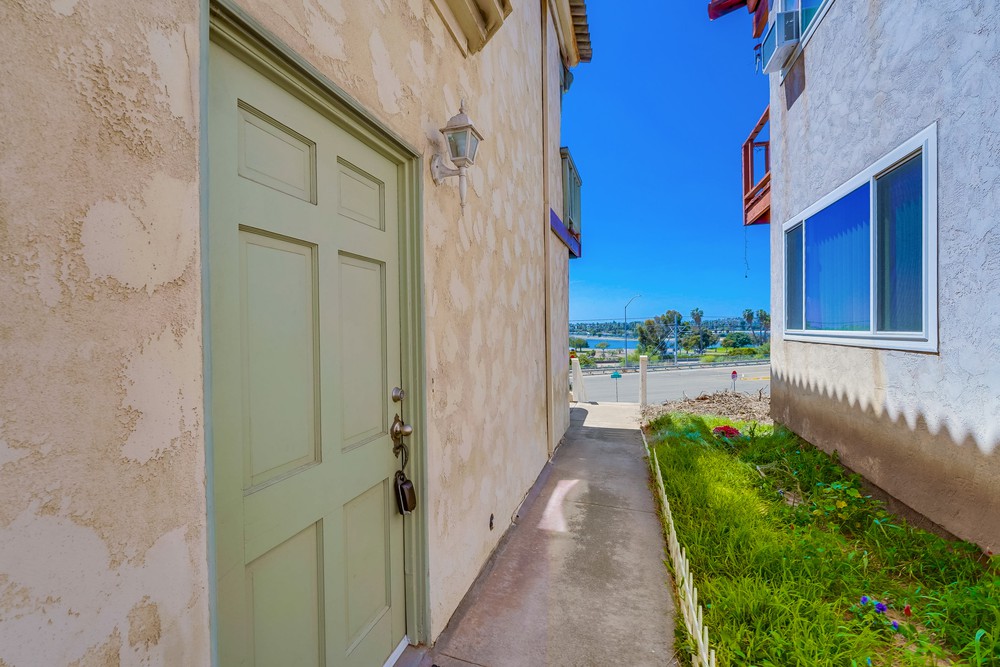 Virtual tour photo 9 of 57 for 2865 Morena Blvd