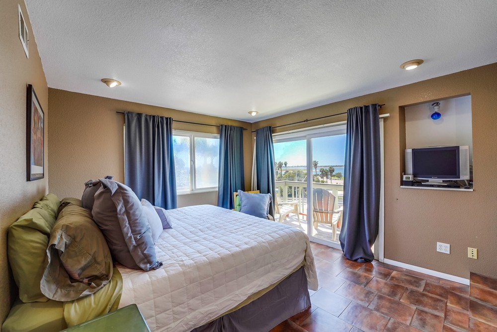 Virtual tour photo 34 of 57 for 2865 Morena Blvd