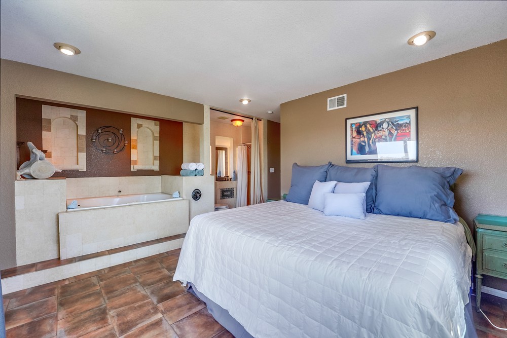 Virtual tour photo 36 of 57 for 2865 Morena Blvd