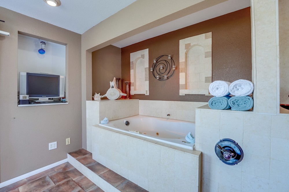 Virtual tour photo 39 of 57 for 2865 Morena Blvd