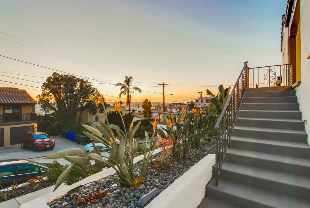 Virtual tour photo 5 of 131 for 2865 State St