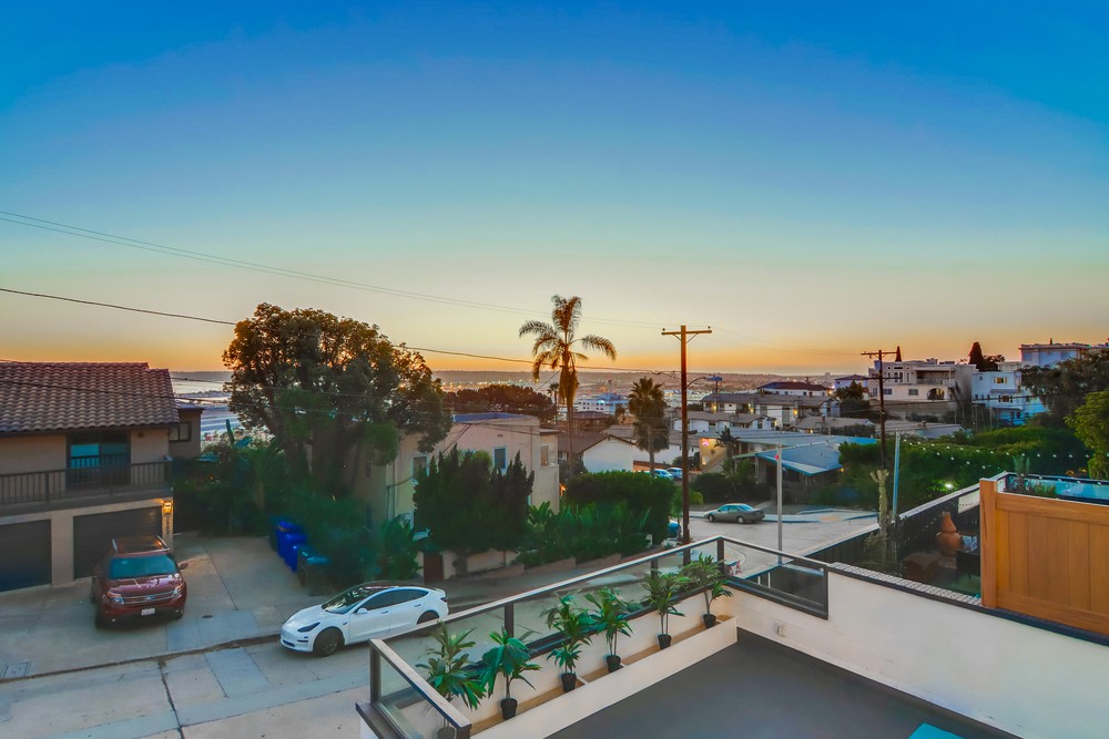 Virtual tour photo 9 of 131 for 2865 State St