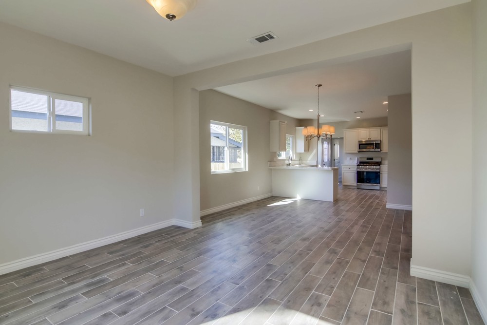Virtual tour photo 10 of 44 for 2868 Clay Ave