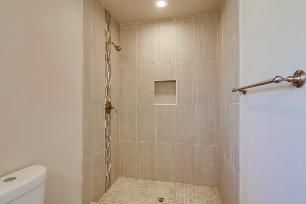Virtual tour photo 33 of 44 for 2868 Clay Ave