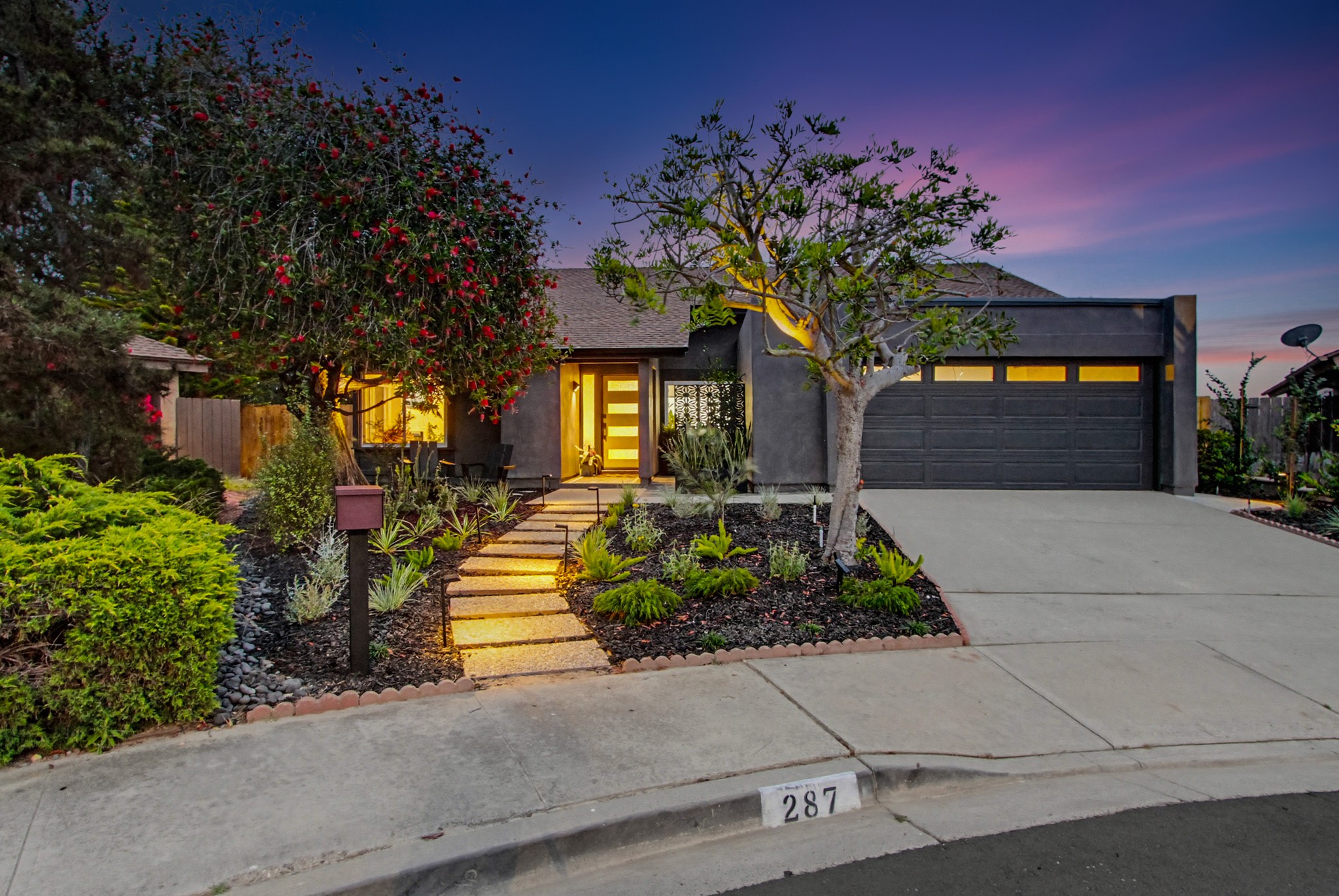 Virtual tour photo 1 of 86 for 287 Sharp Pl